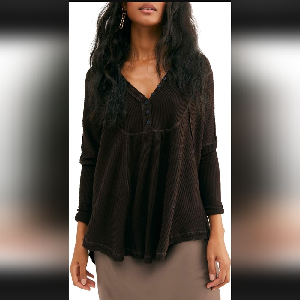 Bundle: 2 Free People Leo Henley long sleeve Tees black and white